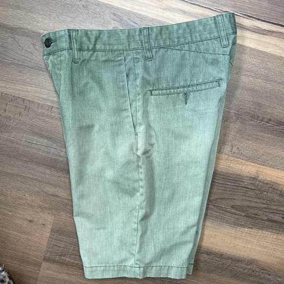Volcom Boys Faded Army Green Fricken Chino Flat Front Pocket Shorts Size 28W - Picture 4 of 9